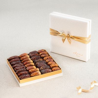 Alaska White Gift Set - Plain Dates - Medium