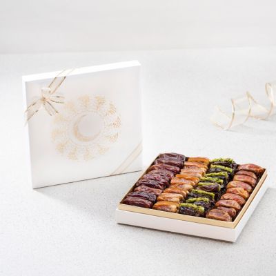 Eid Mubarak White Gift Set - Assorted Dates - Small