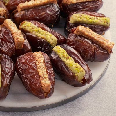  Assorted Wanan Dates with Kunafa Ballotin