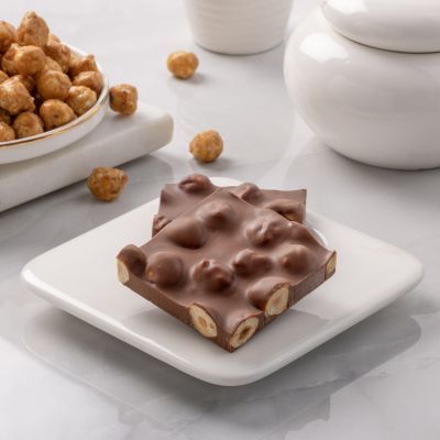 لحاء شوكولاتة الحليب بالبندق المكرمل 