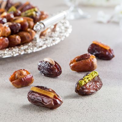 Filled Dates Classic Box