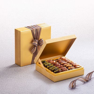 Roberto Collection -Medium-Assorted Dates