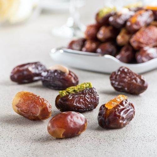 صندوق التمور الكلاسيكي – تمور سادة ومحشوة – 1 كجم