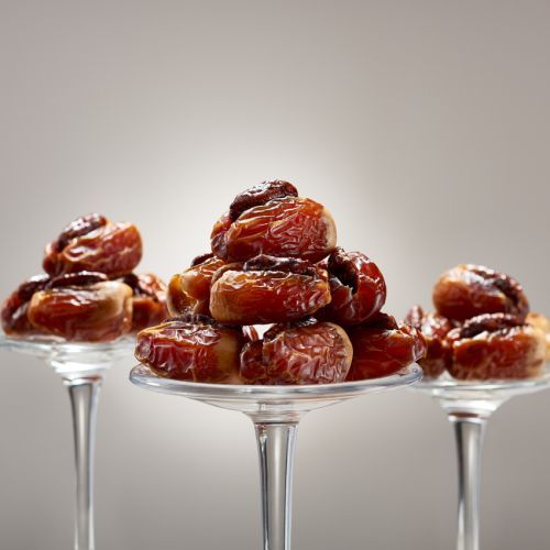 Segai Dates with Caramelised Pecan
