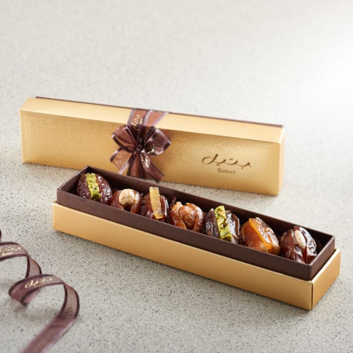 Cassandra 8 pcs Filled Dates