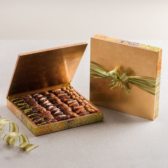Abstract Gift Set Luxury Dates & Chocolates Gift Box | Bateel