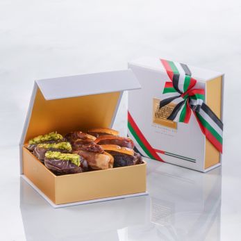National Day Gift Set - Filled Dates - Extra small