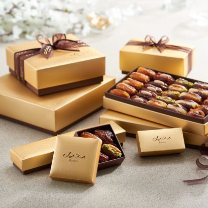 buy premium Cassandra gift box with dates
